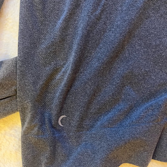 Zyia Active long sleeve shirt (large) - Picture 2 of 7